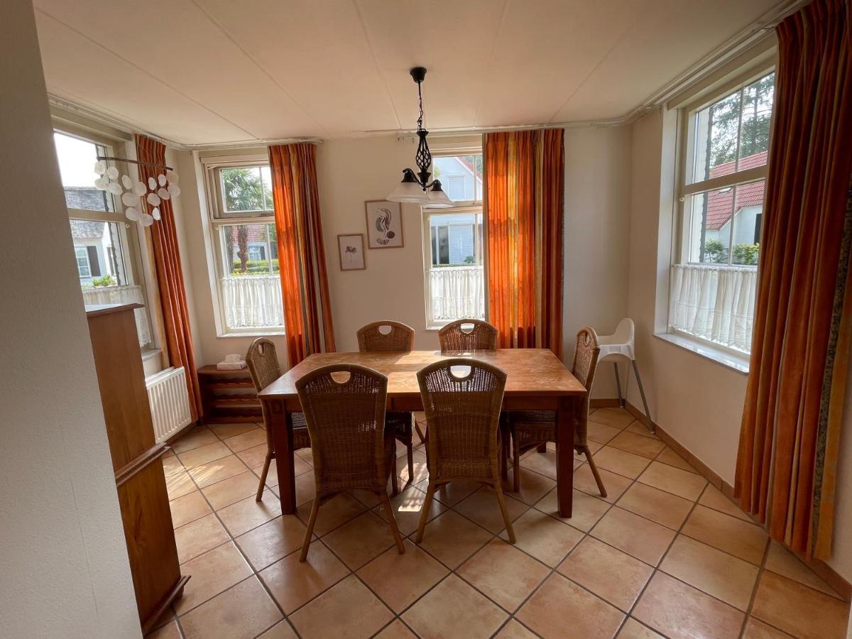 Freistehendes Ferienhaus Am See Naehe Roermond Heel Exterior foto